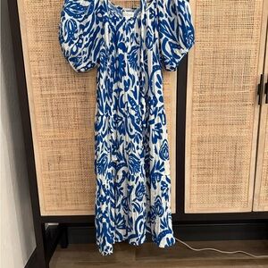 Velvet Blue and White Floral Puff-Sleeve Maxi Dress with Tiered Skirt